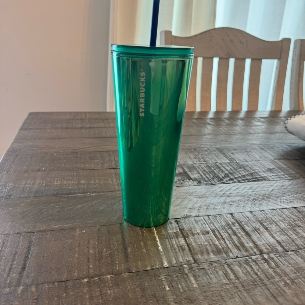 Starbucks Fame Lime Tumbler- Summer 2022 - Venti 24oz Metallic Cold Cup